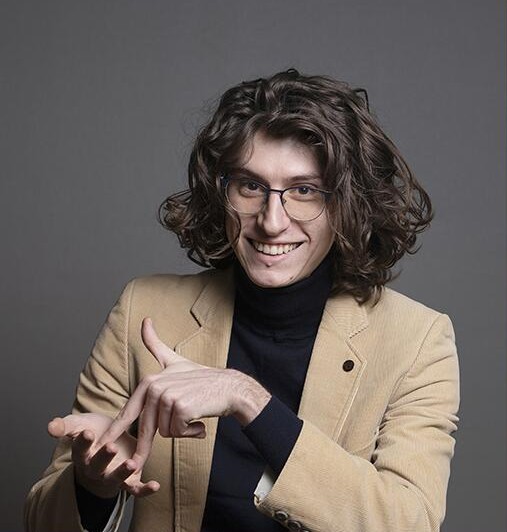 MT180_me_portrait.jpg